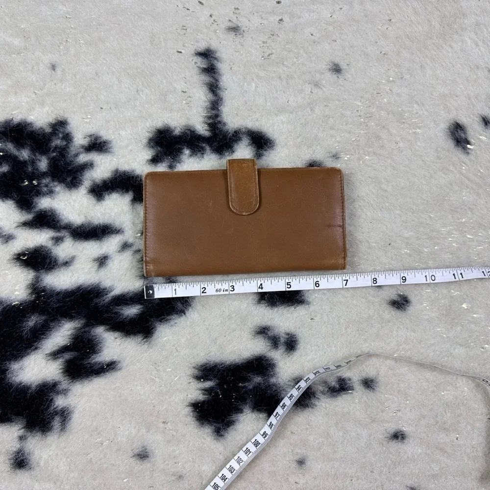 Button Women’s Vintage Brown Cowhide Leather Wallet